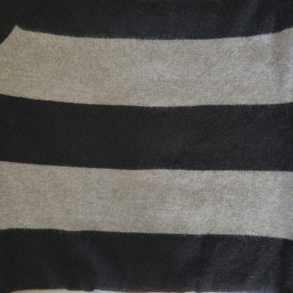 100% Cashmere Striped Grey & Black Women's Sweater Size S - Picture 10 of 10